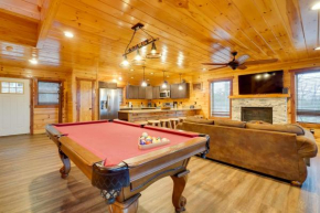 Hot Tub, Game Room and Mtn Views Sevierville Cabin